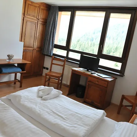 Biker Al Gallo Forcello 3*