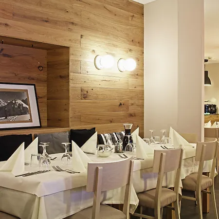 Biker Al Gallo Forcello 3*