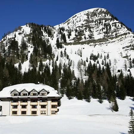 Biker Al Gallo Forcello Hotel 3*